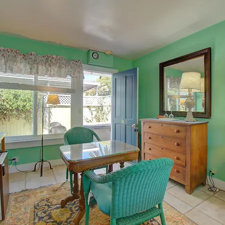 Secret Garden Inn & Cottages